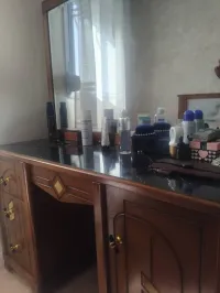 Coiffeuse et table de nuit
