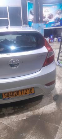 سيارات-hyundai-accent-rb-5-portes-2012-البويرة-الجزائر