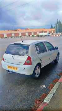 voitures-renault-clio-campus-2013-bay-souk-ahras-algerie