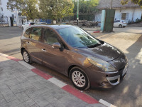 voitures-renault-scenic-2011-3-algerie