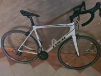 velos-velo-trek-full-carbon-tous-original-tazmaltdaira-bejaia-algerie