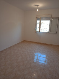 appartement-location-f3-tipaza-douaouda-algerie