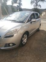 voitures-peugeot-5008-2011-boumedfaa-ain-defla-algerie