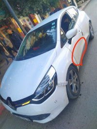 voitures-renault-clio-4-2013-bouira-algerie