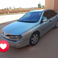 voitures-renault-laguna-1-1999-president-laghouat-algerie