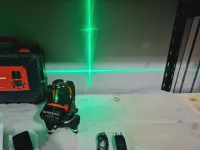 Niveau laser antichoc 5 lines verts à batterie - MECANIC WORKER G30S