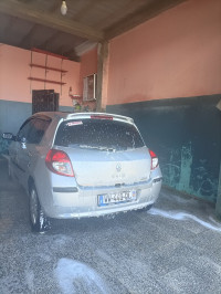 voitures-renault-clio-3-2006-collo-skikda-algerie