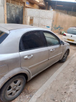 moyenne-berline-chevrolet-optra-4-portes-2006-algerie