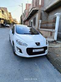 voitures-peugeot-308-2013-sportium-ouled-rechache-khenchela-algerie