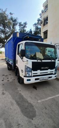 truck-isuzu-npr-71-2014-larbaa-blida-algeria