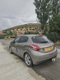 سيارات-peugeot-208-2014-allure-إينوغيسن-باتنة-الجزائر
