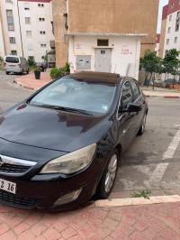 سيارات-opel-astra-2012-بئر-خادم-الجزائر