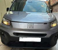 voitures-fiat-doblo-2022-new-van-confort-oum-el-bouaghi-algerie