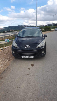 citadine-peugeot-207-2010-medea-algerie