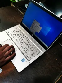Pc Laptop HP PAVILLON i3 8ème (ordinateur portable)