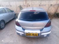 moyenne-berline-opel-astra-2006-h-akbou-bejaia-algerie