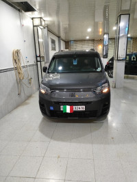 utilitaire-fiat-doblo-2024-italien-batna-algerie