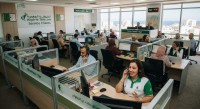 عون خدمة الزبائن وتأكيد الطلبيات عن بعد
