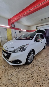 cars-peugeot-208-2015-allure-facelift-mdaourach-souk-ahras-algeria