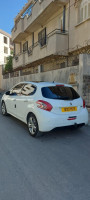 voitures-peugeot-208-2015-allure-draa-ben-khedda-tizi-ouzou-algerie