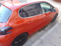 voitures-peugeot-208-2017-allure-facelift-hussein-dey-alger-algerie