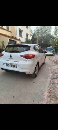 voitures-renault-clio-5-2022-16-hybride-140ch-cheraga-alger-algerie