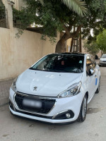 voitures-peugeot-208-2015-allure-facelift-tlemcen-algerie