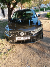 voitures-volkswagen-passat-sw-2019-blida-algerie