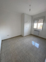 appartement-location-f5-alger-mahelma-algerie