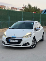 voitures-peugeot-208-2015-allure-facelift-mila-algerie