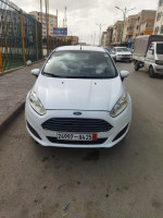 voitures-ford-fiesta-2014-trend-look-constantine-algerie