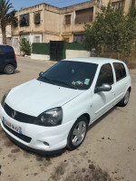 voitures-renault-clio-campus-2014-bye-algerie