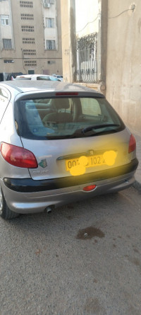 voitures-peugeot-206-2002-mostaganem-algerie