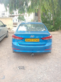 voitures-hyundai-elantra-2017-sedrata-souk-ahras-algerie