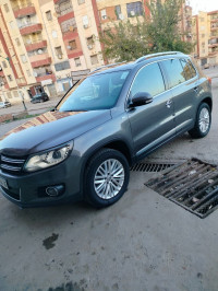 voitures-volkswagen-tiguan-2014-sour-el-ghouzlane-bouira-algerie