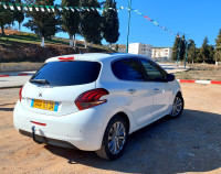 voitures-peugeot-208-2015-allure-facelift-ain-makhlouf-guelma-algerie