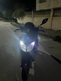 motos-et-scooters-sym-hd2-200i-2017-el-kala-tarf-algerie