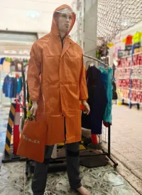 manteau imperméable orange