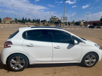 voitures-peugeot-208-2015-allure-mostaganem-algerie