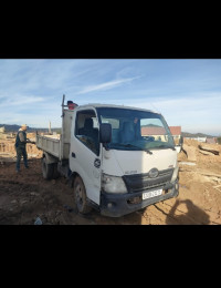 camion-300-hino-2012-collo-skikda-algerie