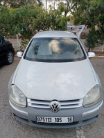 moyenne-berline-volkswagen-golf-5-2005-gue-de-constantine-alger-algerie