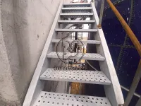 MARCHE ESCALIER EN  CAILLEBOTIS TOLE PLIEE GALVANISEE