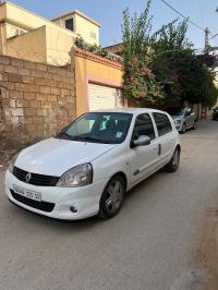 voitures-renault-clio-campus-2011-tlemcen-algerie