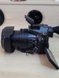 Panasonic Lumix FZ2000 - 20.1MP - VIDEO EN 4K Ultra HD / 24 pi/s - 20x zoom optique Leica Wi-Fi thumbnail 5