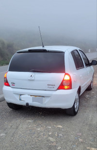 voitures-renault-clio-campus-2013-boumerdes-algerie