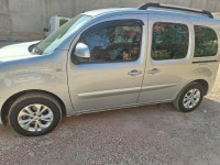 voitures-renault-kangoo-2021-soumaa-blida-algerie