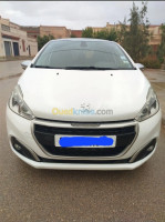 voitures-peugeot-208-2016-allure-facelift-hassi-rmel-laghouat-algerie