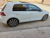 moyenne-berline-volkswagen-golf-7-2017-la-carat-plus-oum-el-bouaghi-algerie