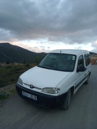 voitures-peugeot-partner-2002-akbou-bejaia-algerie