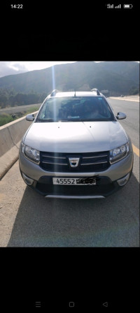 voitures-dacia-sandero-2014-chiffa-blida-algerie